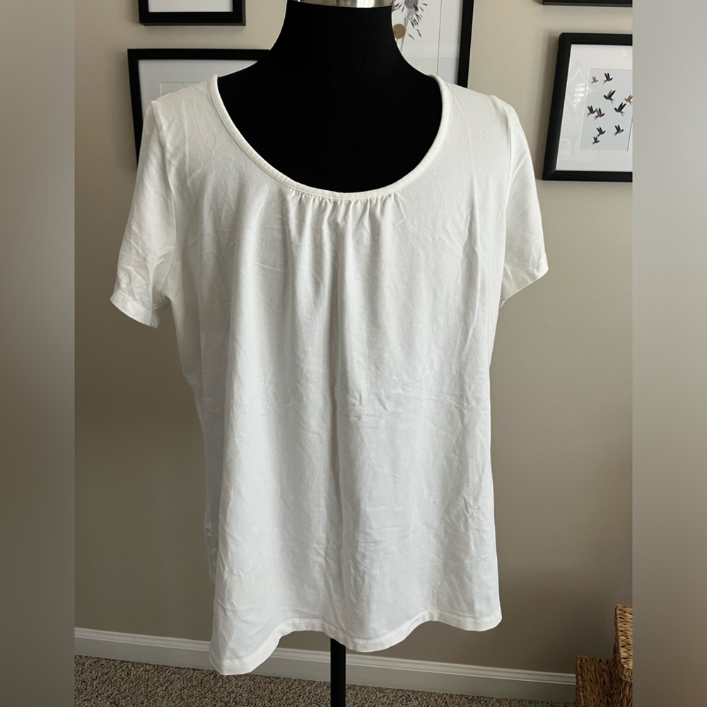 Venezia scoop necklace tee shirt